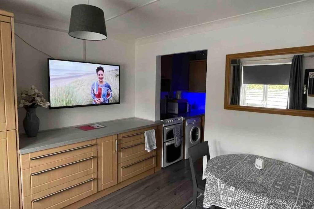 Cayton Village Hide Away מראה חיצוני תמונה