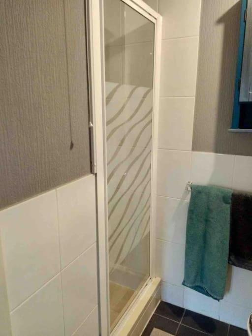 Cayton Village Hide Away מראה חיצוני תמונה