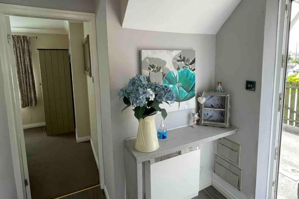 Cayton Village Hide Away מראה חיצוני תמונה
