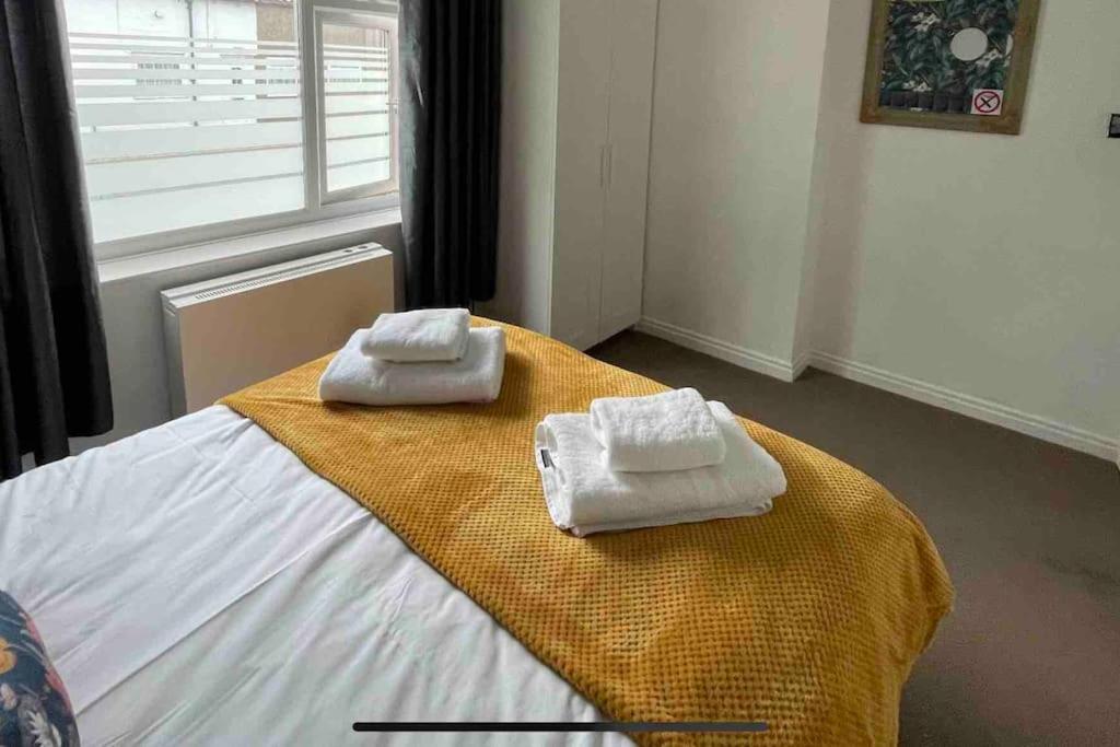 Cayton Village Hide Away מראה חיצוני תמונה